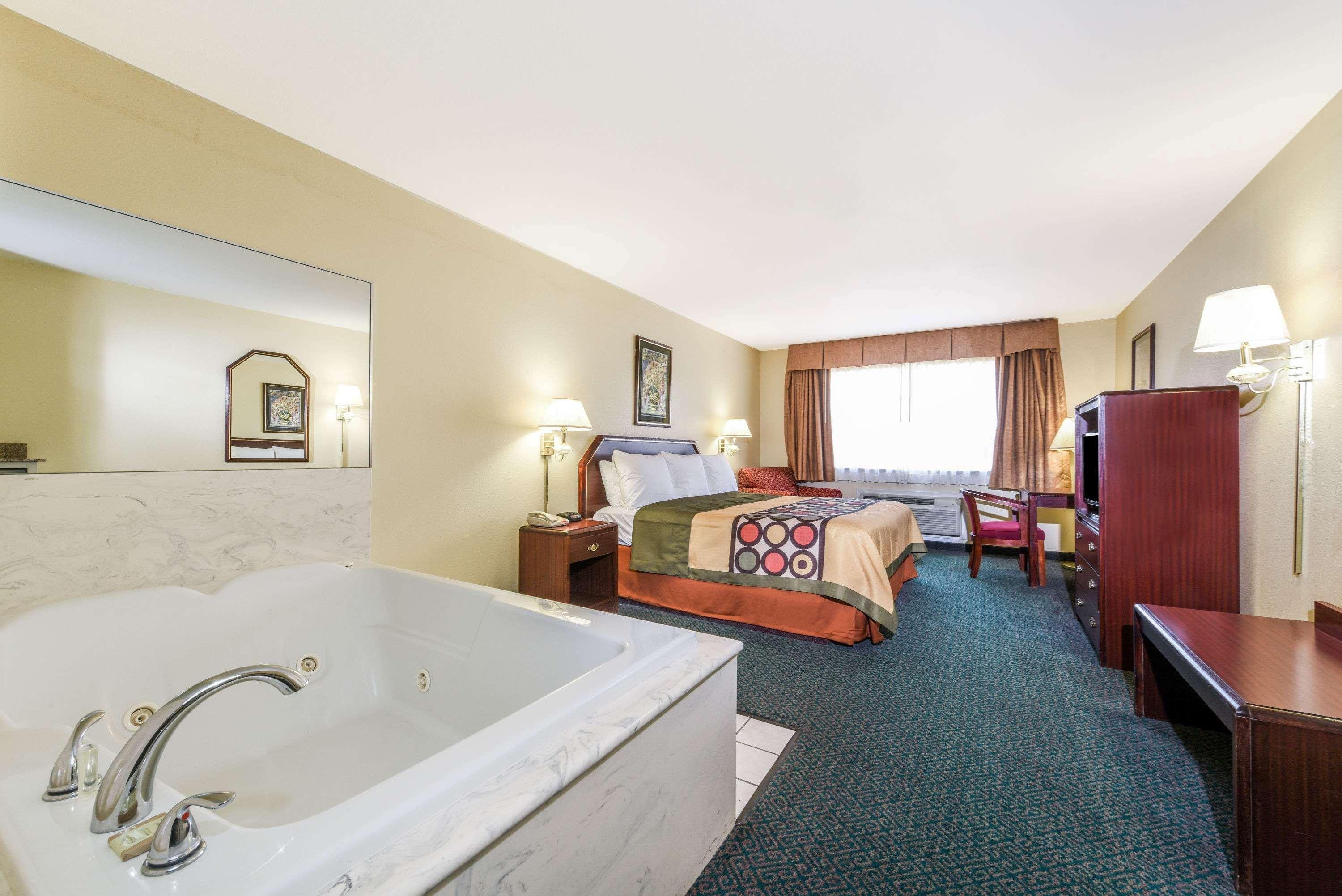 Super 8 By Wyndham Burleson Fort Worth Area Dış mekan fotoğraf
